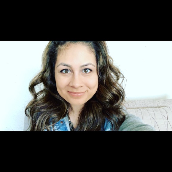 Meet your Posher, Abigail - Picture 1 of 1